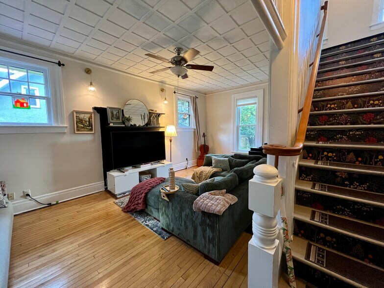 Building Photo - 210 Bucholz Ct