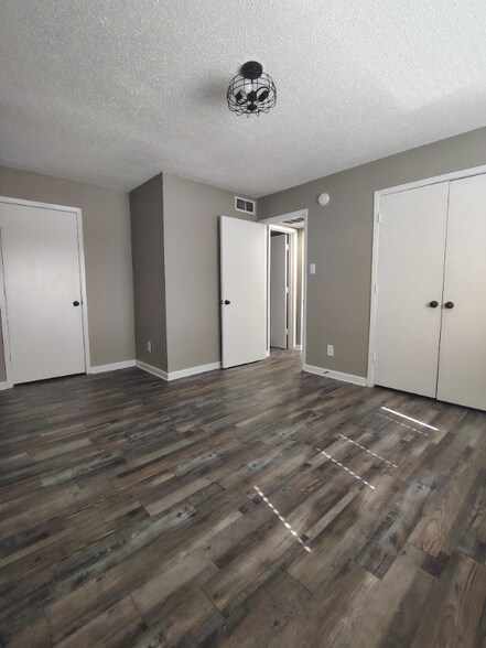 Building Photo - 412 Summit Ave