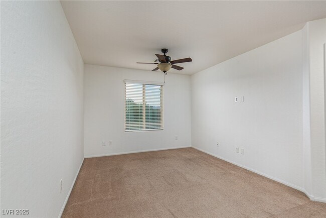 Building Photo - 888 Royal Amethyst Way
