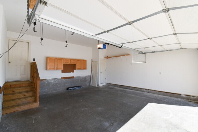 Building Photo - 701 Earls Ct