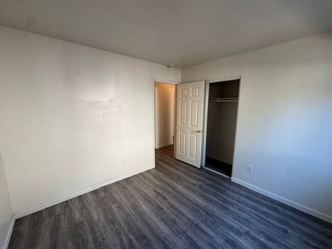Building Photo - Beautiful home with option to expand
