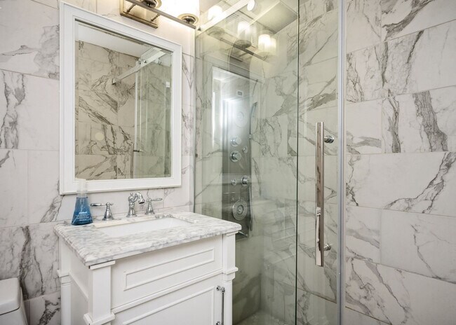 Building Photo - 215 Piedmont Ave NE