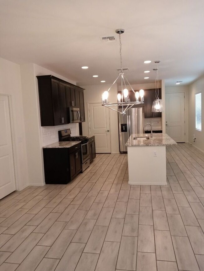 Building Photo - Modern Comfort in the Heart of Vail