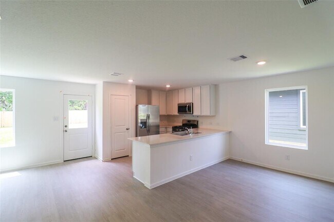Building Photo - 31371 Black Cherry St
