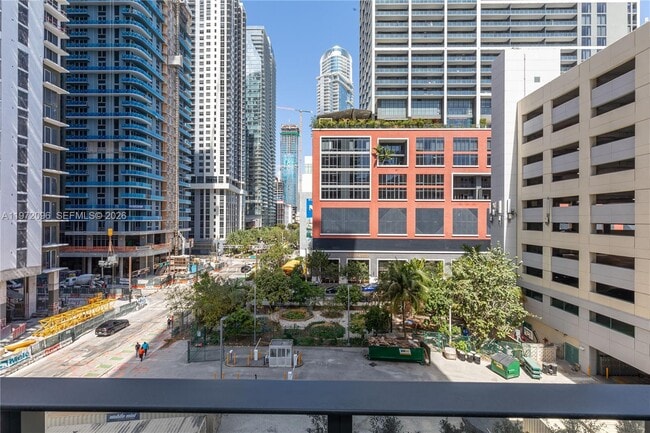 Building Photo - 121 NE 5th St