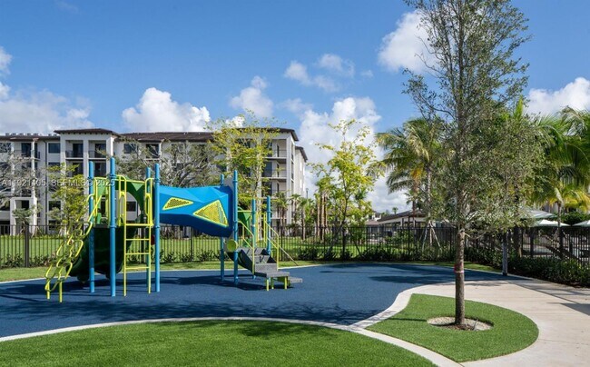 Building Photo - 1874 Heron Club Dr