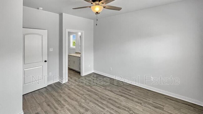 Building Photo - 2101 Jax Dr