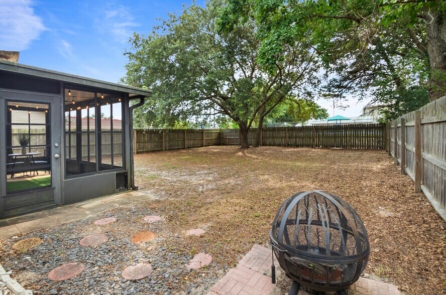 Building Photo - 193 Woodland Park Cir