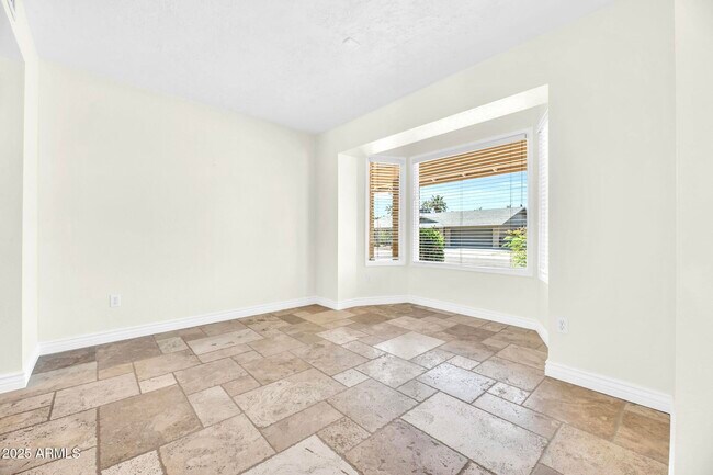 Building Photo - 228 E Angela Dr