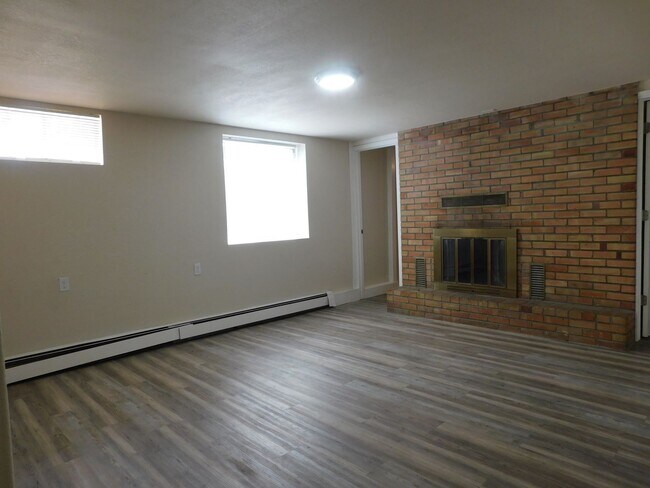 Building Photo - 1340 Orchard Ave