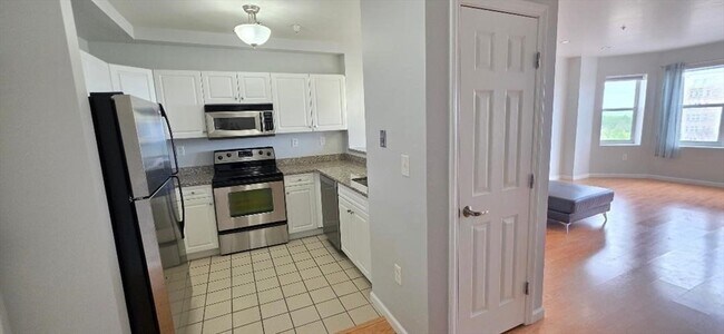 Building Photo - 1 Cityview Ln