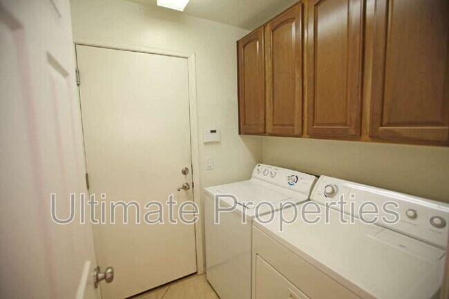 Building Photo - 17687 W Bridger St