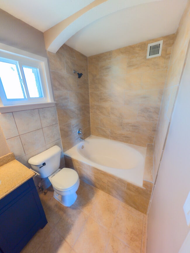 Building Photo - 1397 James Dudley Dr