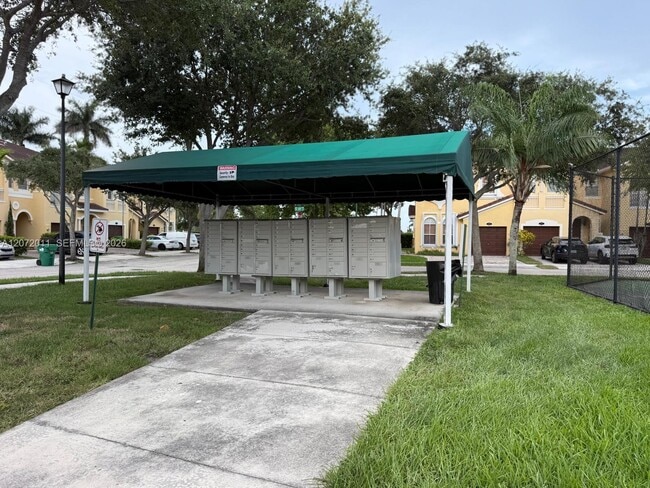 Building Photo - 14949 SW 8th Terrace