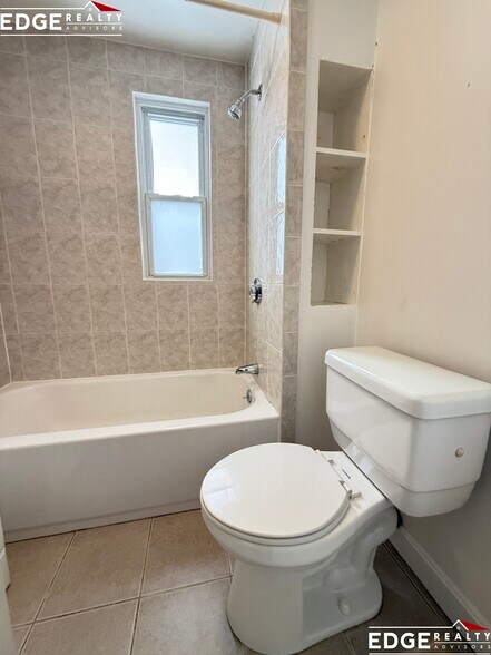 Building Photo - 76 Antwerp St