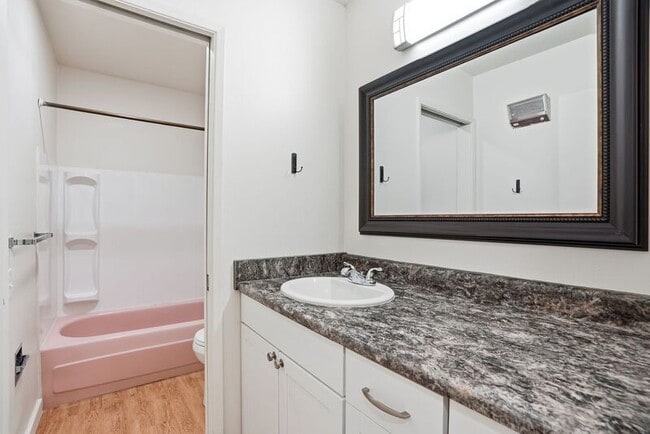 Building Photo - 3106 E 27th Ave