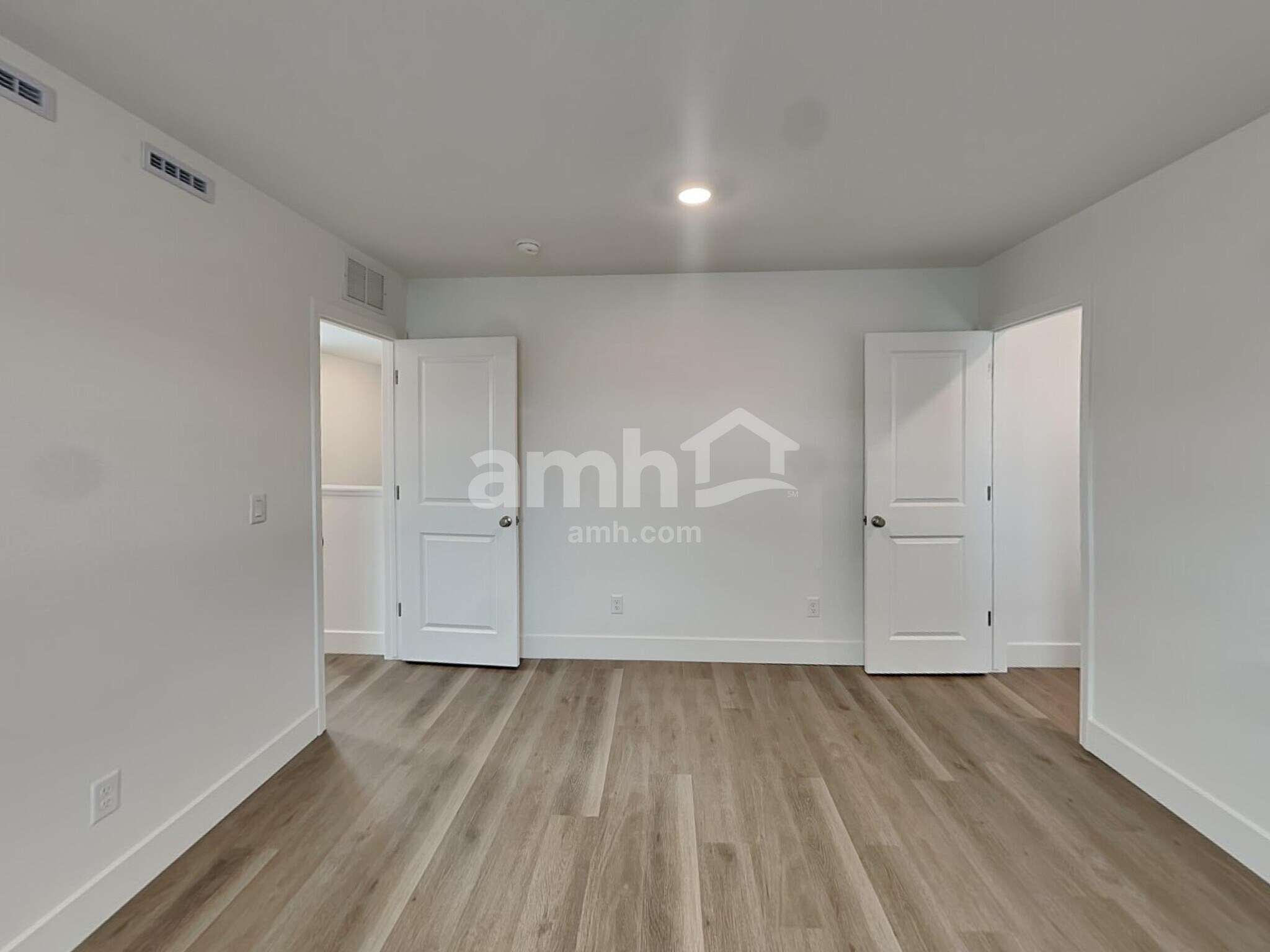 Building Photo - 9573 E Harkes Dr