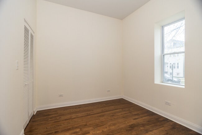 Building Photo - 1524 S 51st Ct