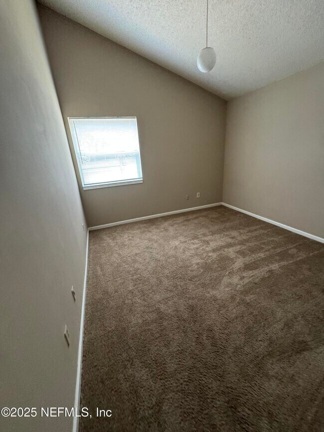 Building Photo - 4751 San Jose Manor Dr W