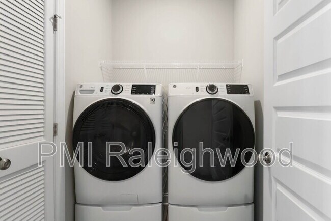 Building Photo - 1245 S Blount St