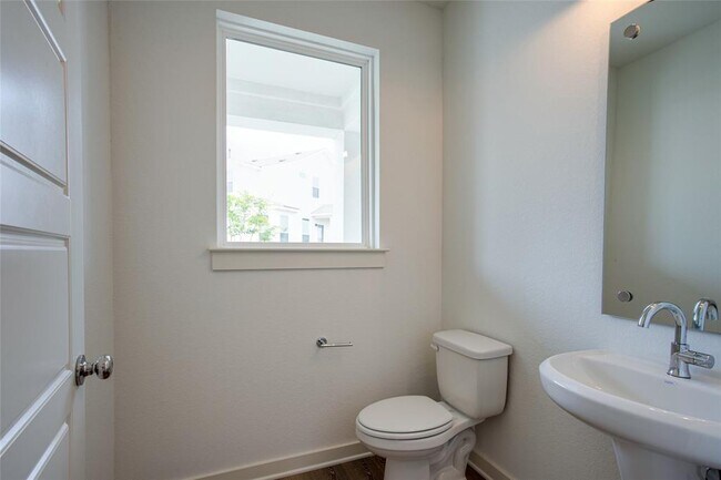 Building Photo - 5160 N A.W. Grimes Blvd