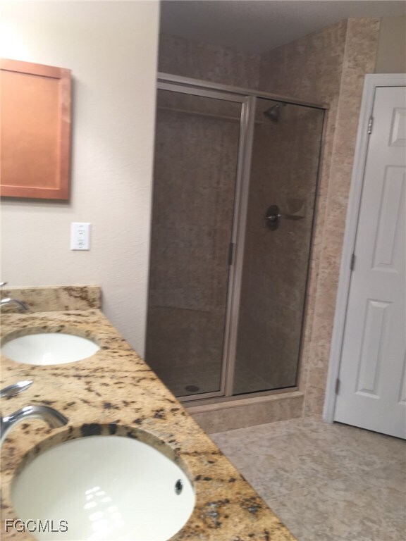 Building Photo - 1208 SW 35th Terrace