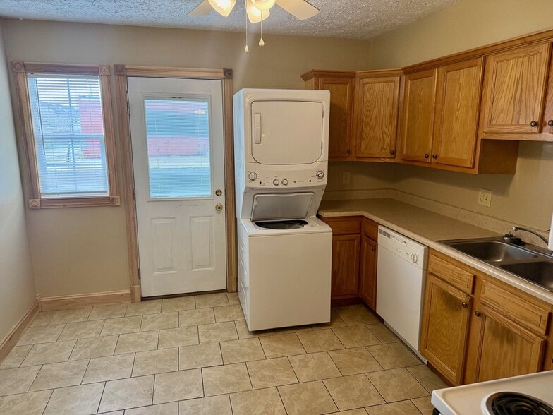 Building Photo - 2305 Adams Ave