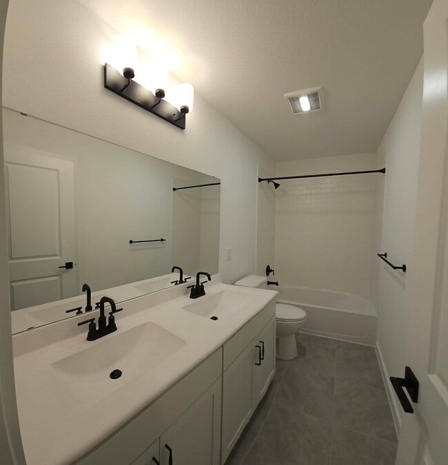 Building Photo - 8427 Tranquil Bay Ct