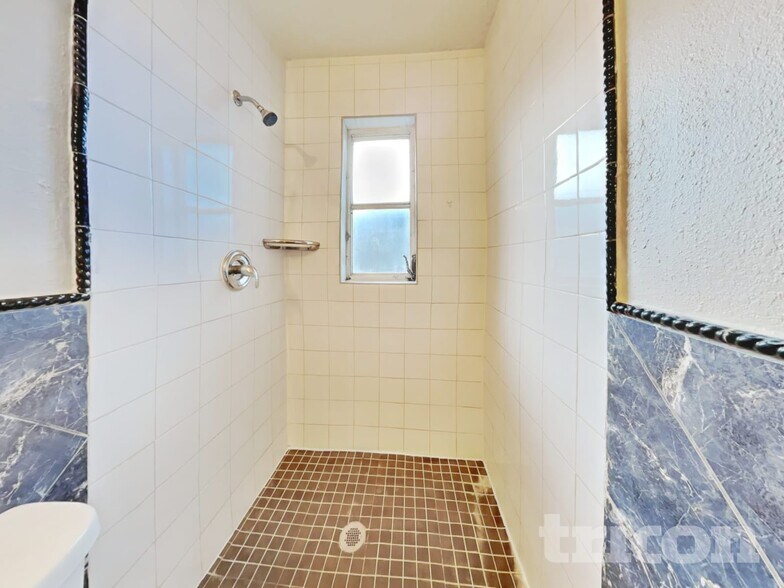 Building Photo - 6953 41st Terrace N