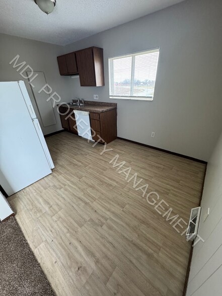 Building Photo - Thomas White Apartments*