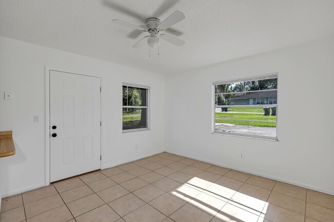 Building Photo - Affordable 1-Bedroom Apartment for Rent – Great Location in Ocala!