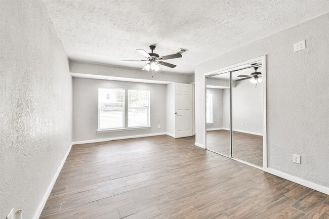 Building Photo - 7106 Pinetex Dr