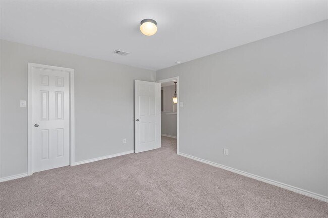 Building Photo - 2820 Mission Tejas Dr