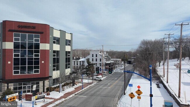 Building Photo - 134 Bridge St