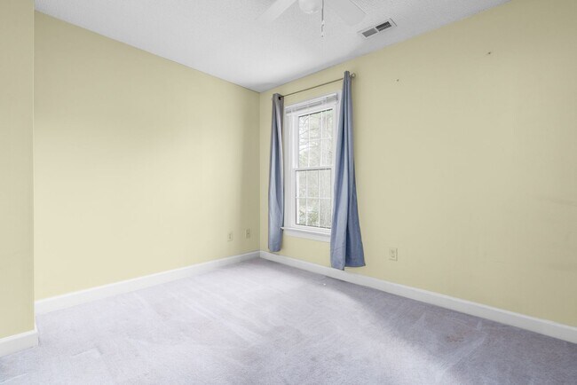 Building Photo - Woodcroft Wonderful!