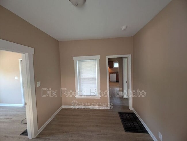 Building Photo - 1406 Calumet Ave