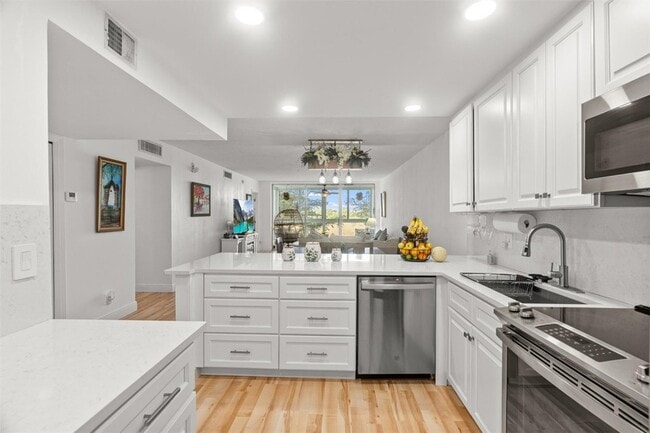 Building Photo - 3080 N Course Dr