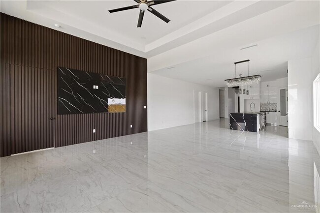 Building Photo - 32 Zimmerius Ave