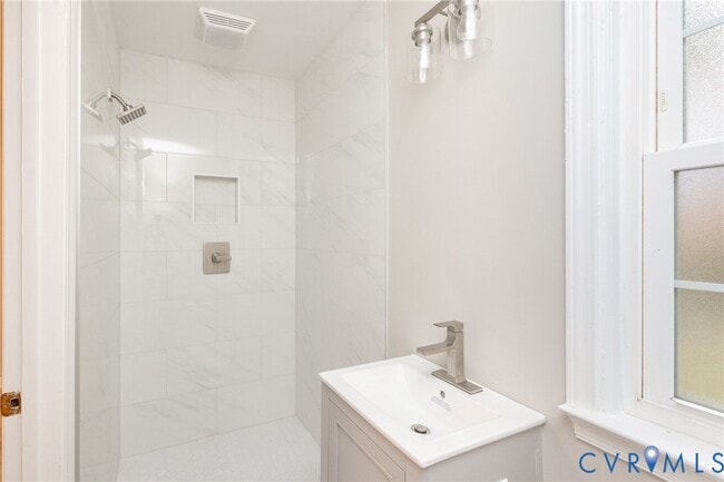 Building Photo - 609 Willomett Ave