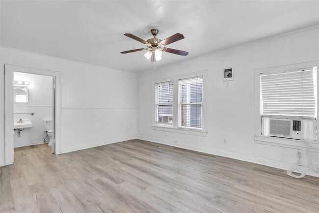 Building Photo - 1133 W Clay St
