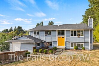 Building Photo - Modernized West Seattle Split Level * Updated Kitch & Baths, Wood Floors & Great Flr Plan