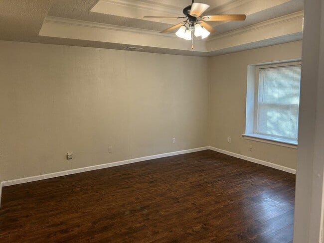 Building Photo - 624 Grande Dr