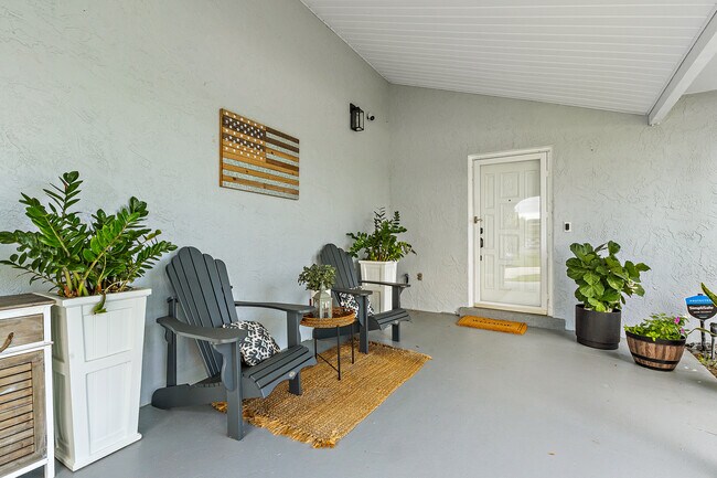 Building Photo - 9674 Dogwood Ave