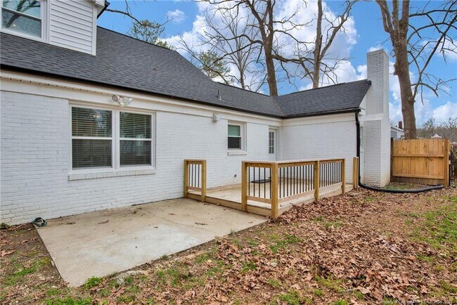 Building Photo - 506 Cross St