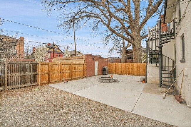 Building Photo - $1,475, 1 bed, 1 bath located in Denver