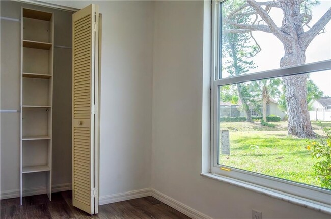 Building Photo - 1355 Kirkwood Ln