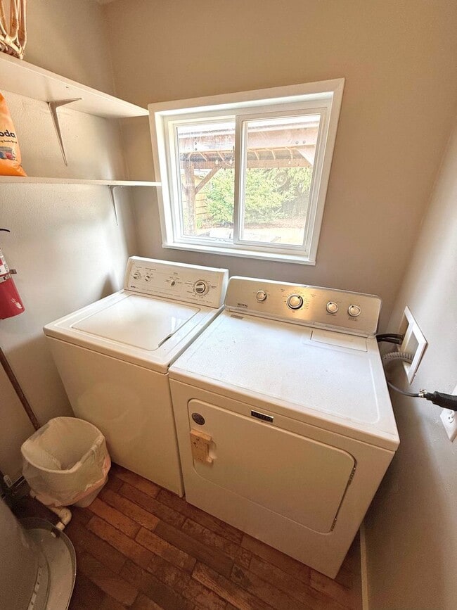 Building Photo - 3 BR West Seattle Home – Cozy and Convenie...