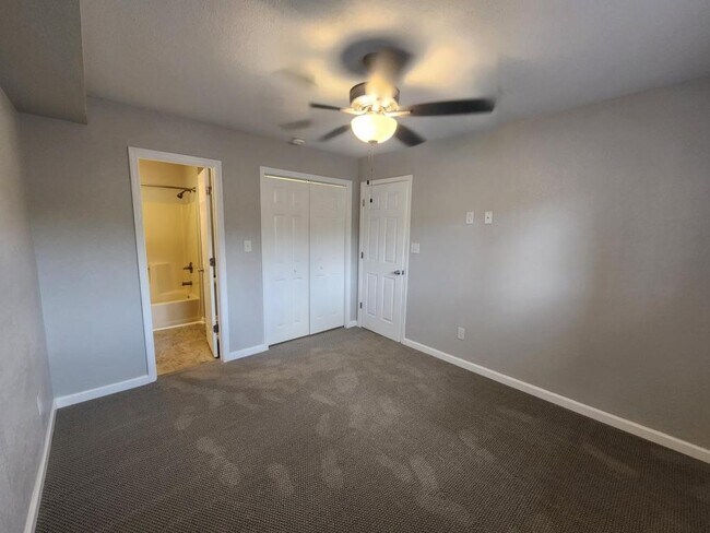 Building Photo - 205 Double Eagle Dr
