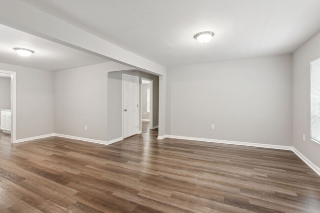 Building Photo - 3BR/2BA Downtown House Walking Distance to...