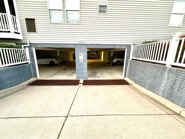 Building Photo - 45512 Westmeath Way